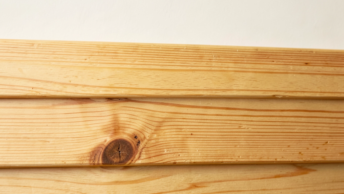 Boazeria cienka z litego drewna sosny