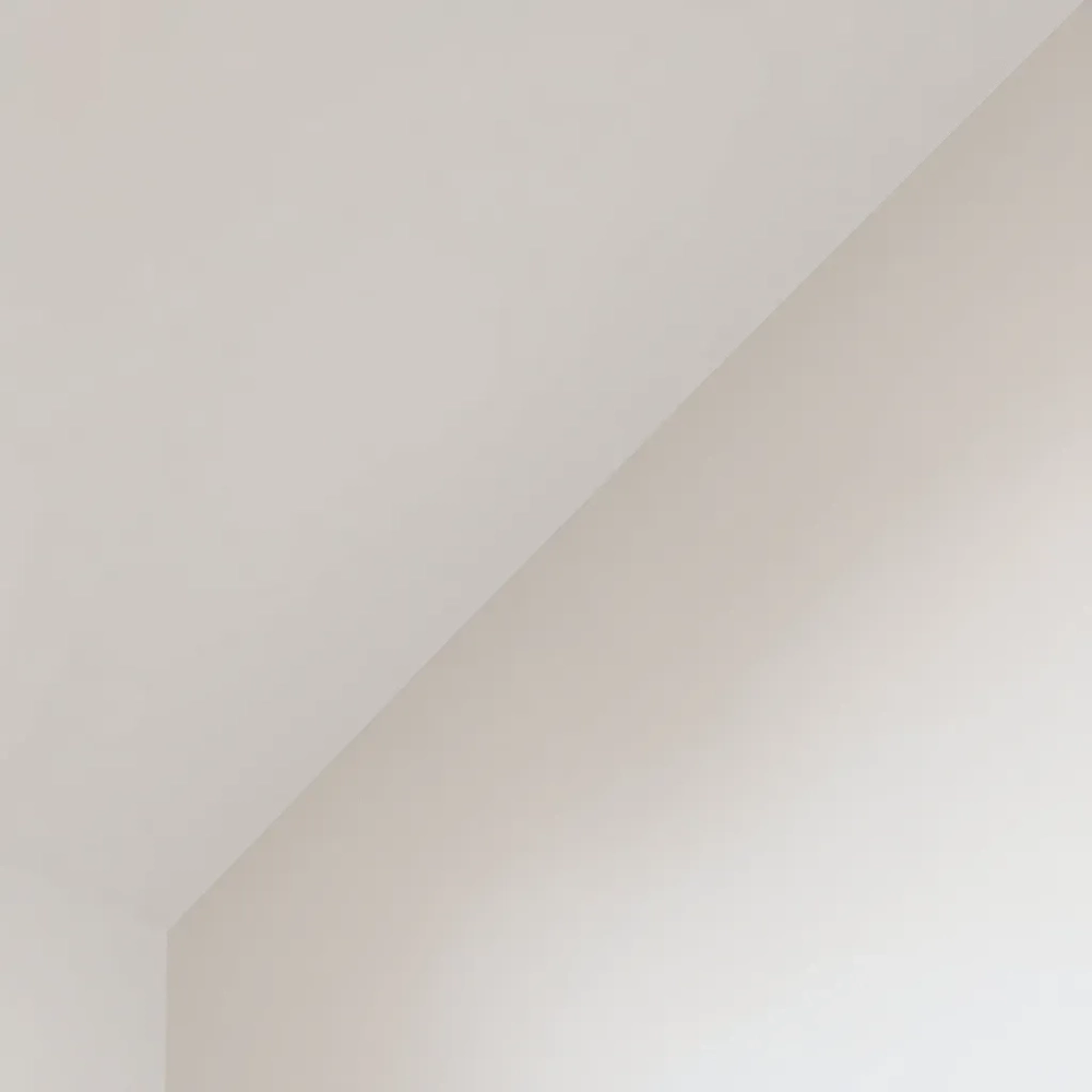 Farba biała matowa do ścian i sufitów