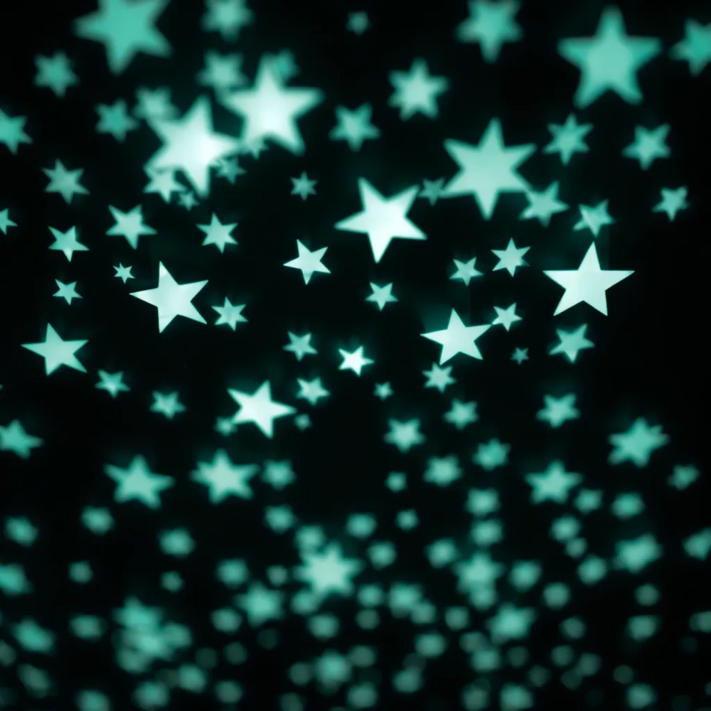 Gwiazdki świecące w ciemności na sufit