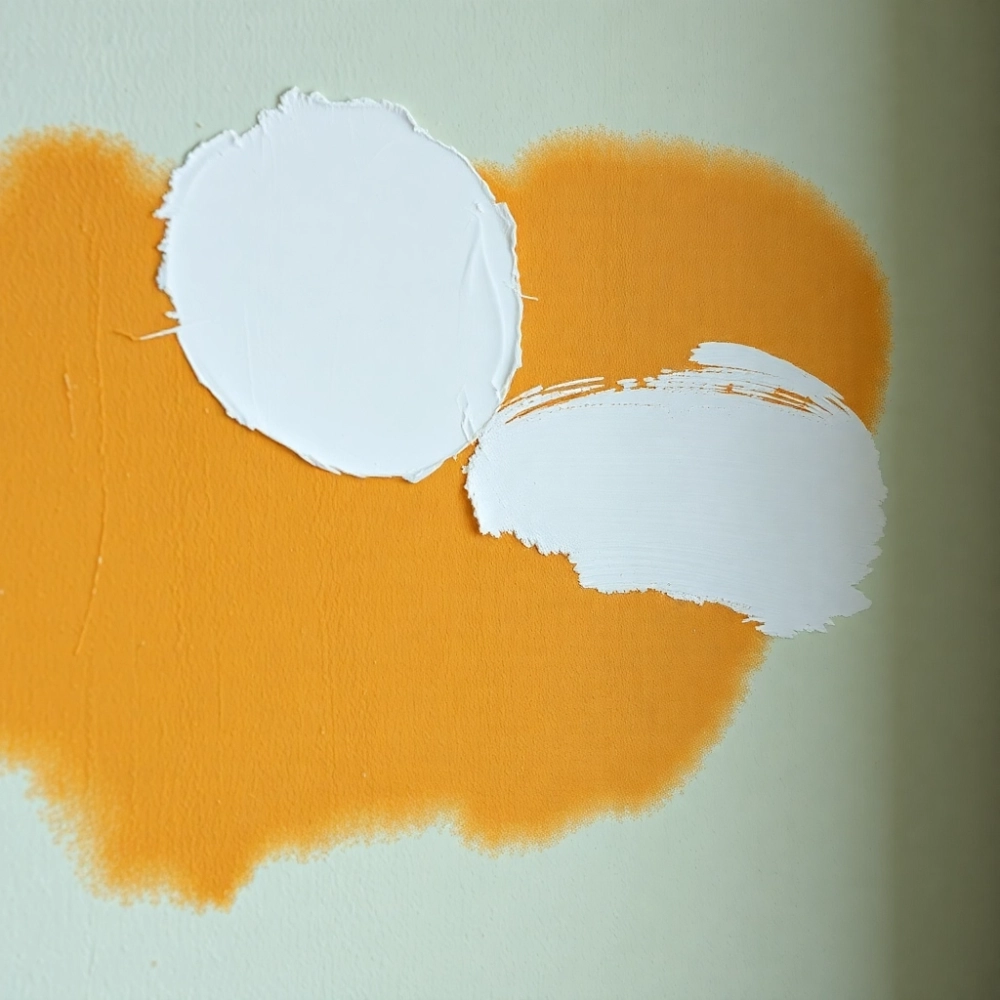 Jak zamalować tłuste plamy na ścianie