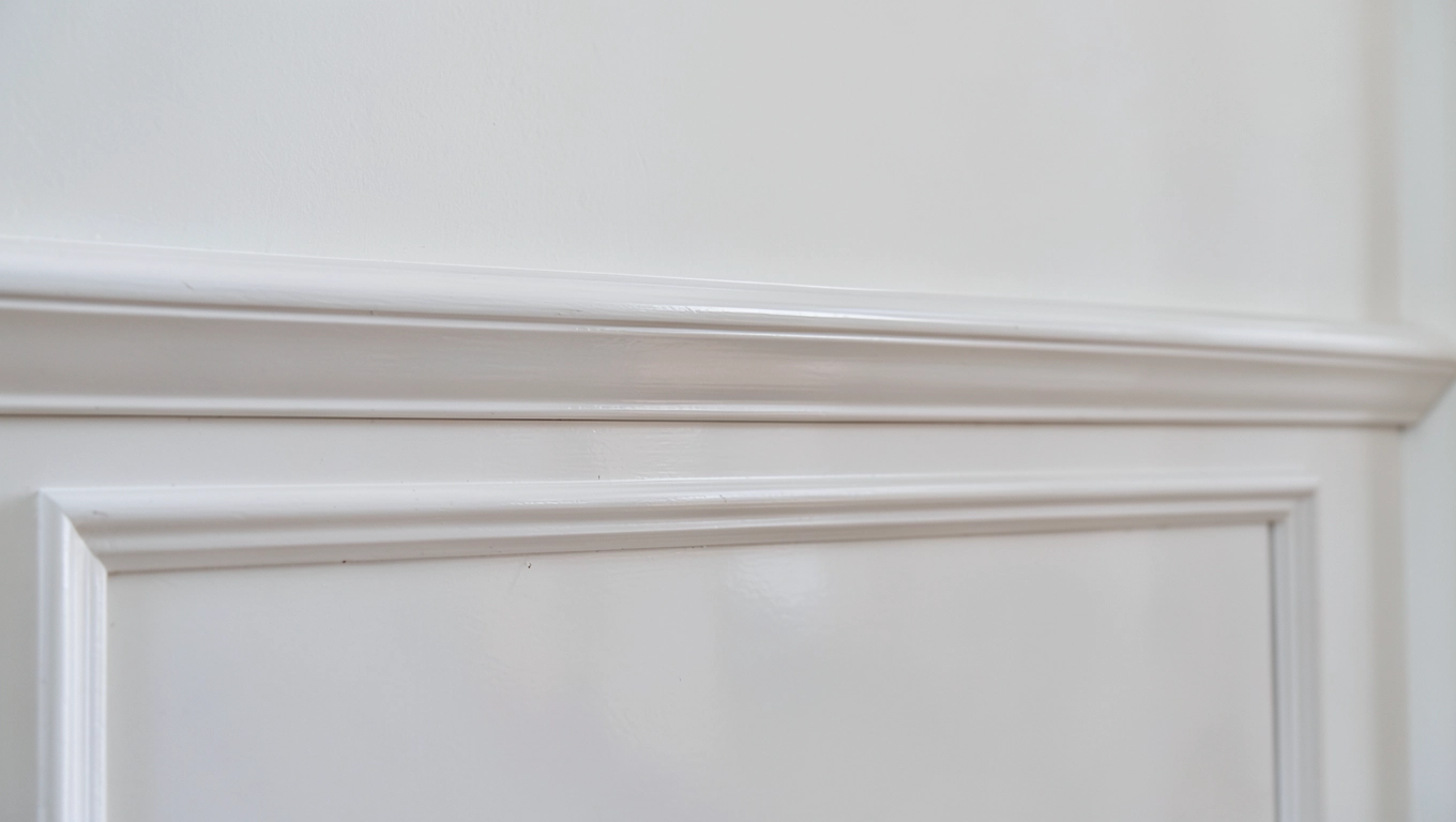 Ochrona ścian lamperią PRL przed zabrudzeniami