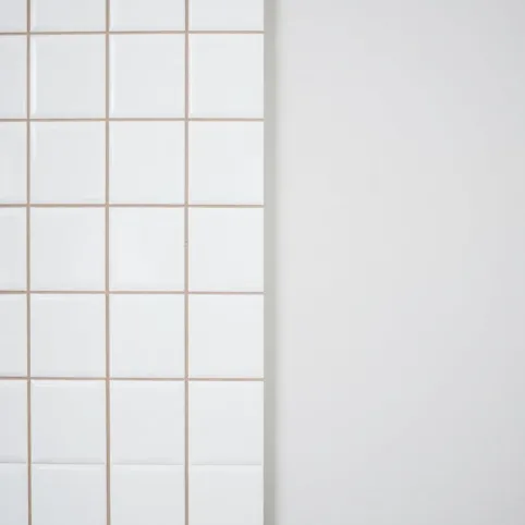 Co dać na ścianę żeby się nie brudziła