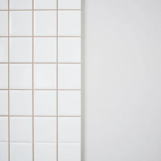 Co dać na ścianę żeby się nie brudziła