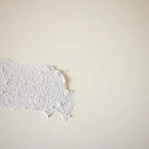 Czy na farbę olejną można klasc tapetę