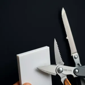 Czym ciąć listwy styropianowe