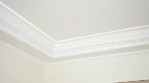 czym kleic listwy przysufitowe