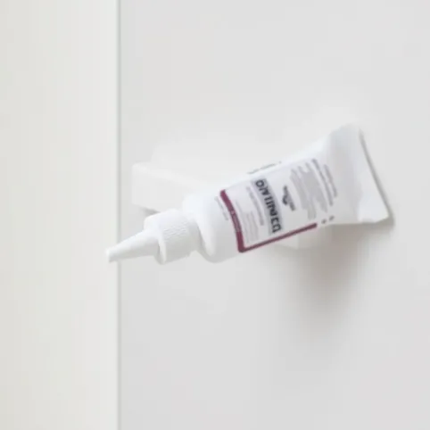 Czym przykleić listwę styropianowa do ściany