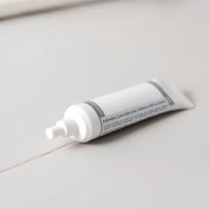 Czym przykleić listwy przypodłogowe MDF