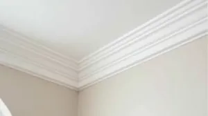 Czym przykleić listwy styropianowe do sufitu