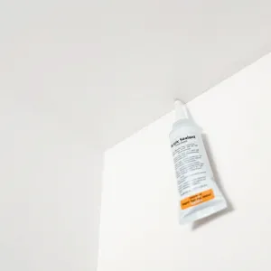 Czym wypełnić szczelinę między sufitem a ścianą