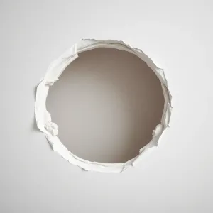 Czym zakleić dużą dziurę w ścianie