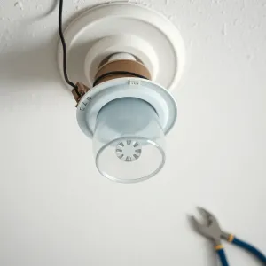 Demontaż lampy sufitowej cena