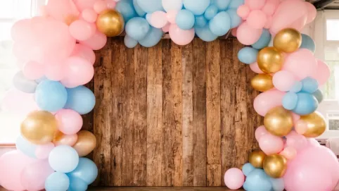 Drewniana ścianka na balony