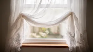 Firanka w oknie bez karnisza