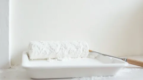 gruntowanie ściany przed malowaniem