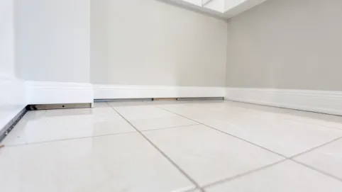 ile kosztuje metr położenia listwy przypodłogowej