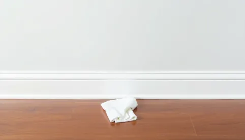 Jak czyścić listwy przypodłogowe