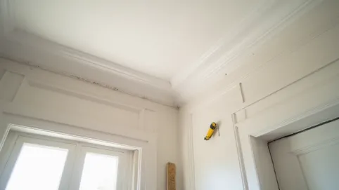 Jak docinać listwy przysufitowe