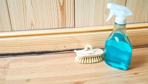 Jak myć listwy przypodłogowe