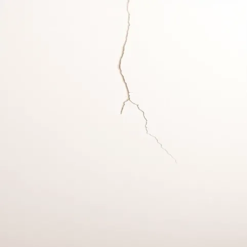 Jak naprawić pęknięcia sufitu w blokach z płyty