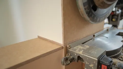 jak przycinać listwy przypodłogowe mdf