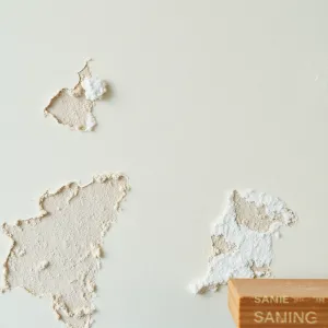 Jak przygotować ścianę do malowania po tapecie