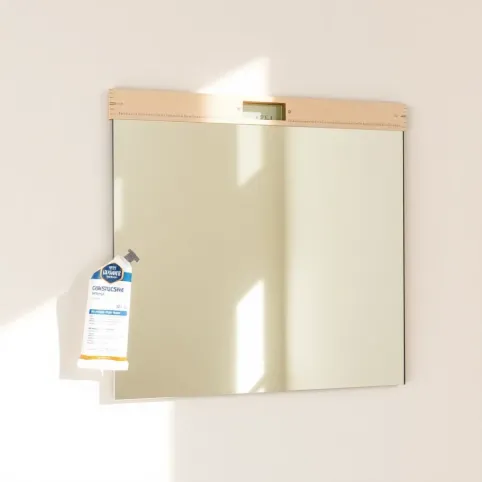 Jak przykleić lustro do pomalowanej ściany