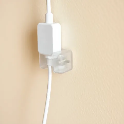 Jak przymocować kabel do ściany