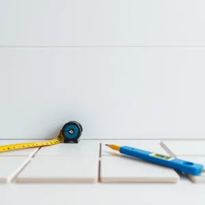 Jak rozmierzyć płytki na ścianie