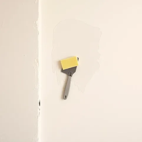 Jak usunąć farbę ze ściany