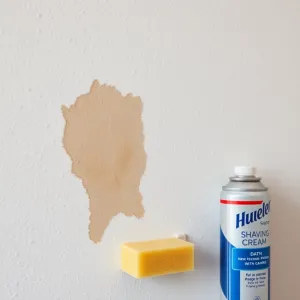 Jak usunąć zacieki ze ściany