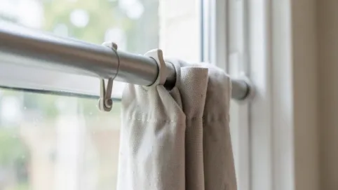 Jak wieszać zasłony na karniszu