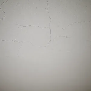 Jak wykończyć betonowy sufit