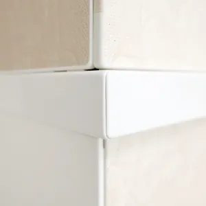 jak wykończyć płytki przy ścianie