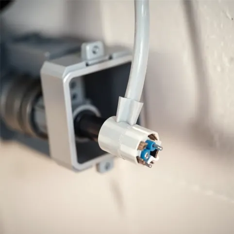 Jak zaizolować kabel w ścianie