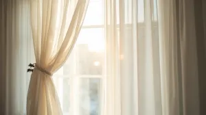 jak zdjąć firanki z karnisza