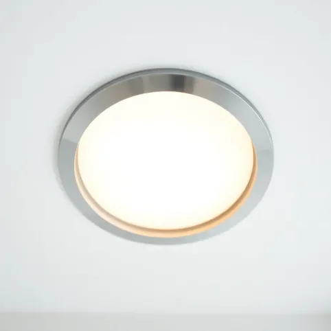 Lampa do łazienki sufitowa