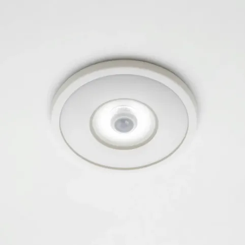 Lampa sufitowa z czujnikiem ruchu na baterie