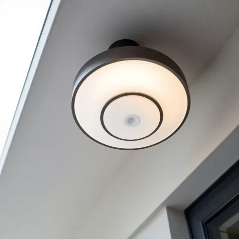 Lampa zewnętrzna sufitowa z czujnikiem ruchu i zmierzchu
