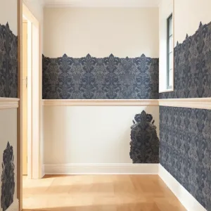 Lamperia z tapety w przedpokoju