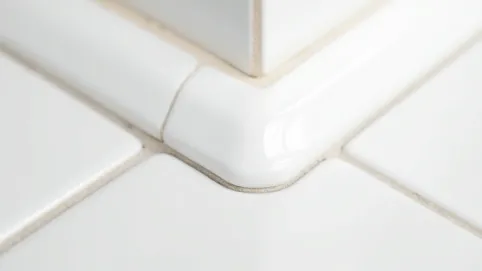 Listwa narożna do płytek biała