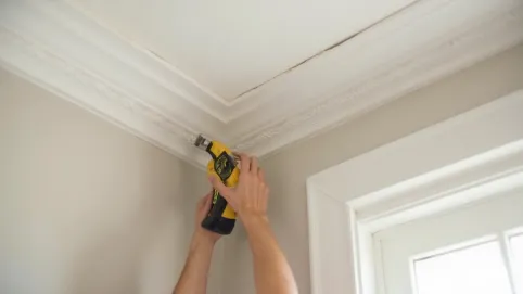 listwy sufitowe montaż