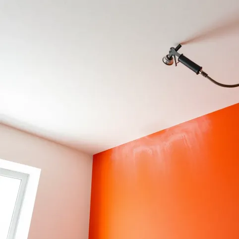 Malowanie natryskowe najpierw ściany czy sufit