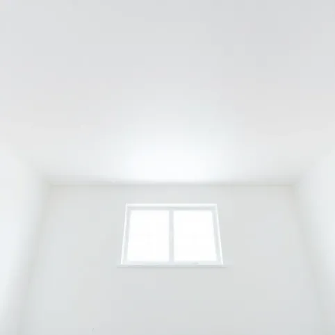 Malowanie sufitu równolegle do okna