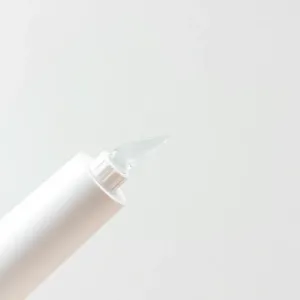 Mocny klej do podklejania tapet