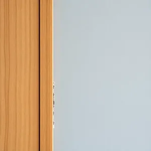 Montaż boazerii drewnianej na klej