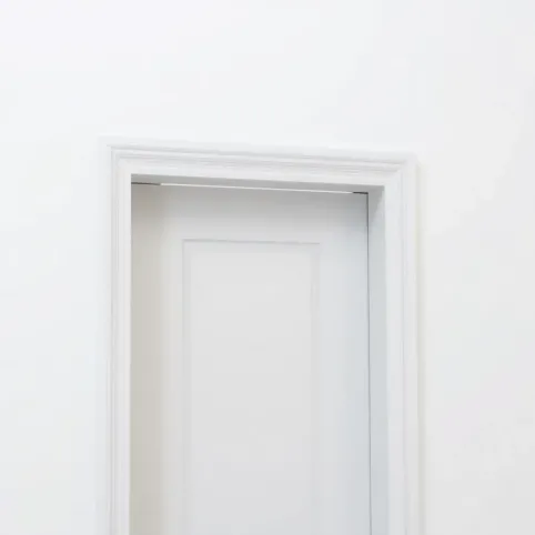 Montaż drzwi ukrytych w ścianie GK