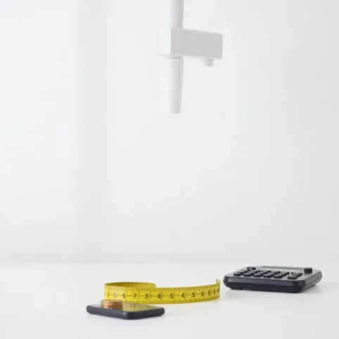 Montaż karnisza sufitowego szynowego cena