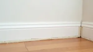 Montaż listwy podłogowej