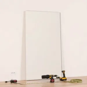 Montaż lustra na ścianie